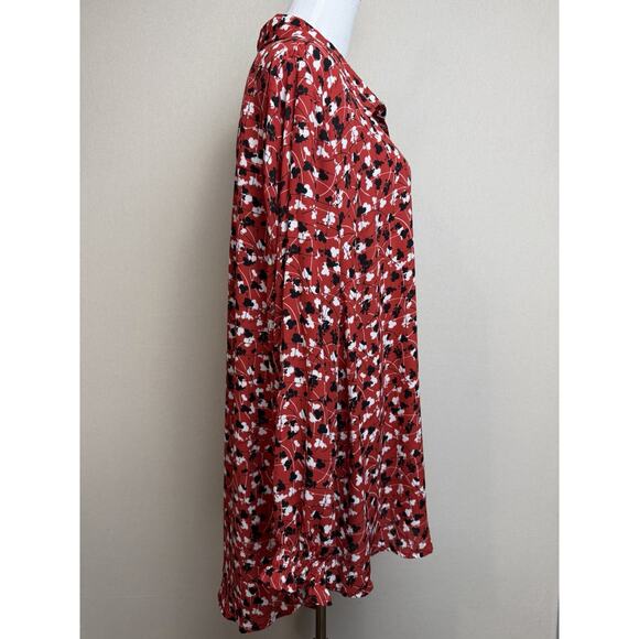 Lane Bryant Women’s Tunic Top Button Front Sz 26/28 Red W/ Black White Print - Picture 5 of 16